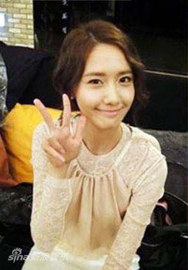允儿笑容甜美