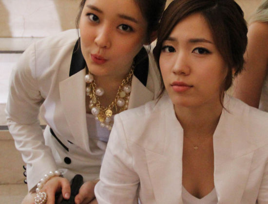 T-ara的成员雅凛、花英