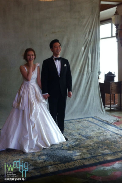 张润贞陶京万曝婚纱拍摄现场 