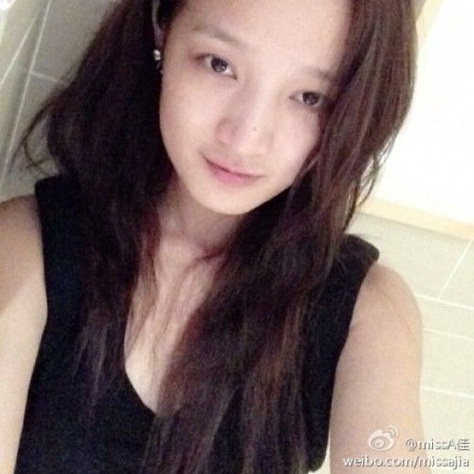 miss A成员孟佳晒素颜照 