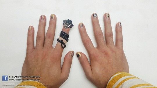 FTIsland李洪基酷爱美甲