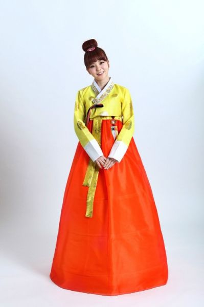 韩国女歌手HEYNE