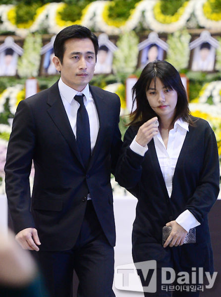 车仁表辛爱罗夫妇