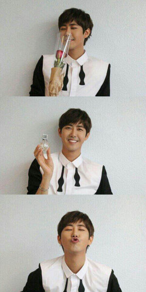 帝国之子光熙 成人日自拍隔空献吻