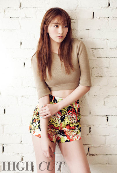 姜智英小露性感