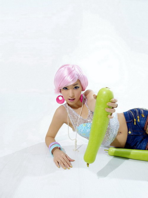 组图sara水果写真清新翠绿蔬菜装性感半裸