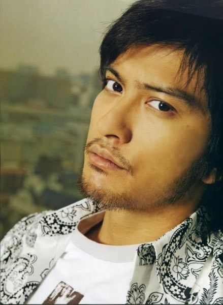 长濑智也带相武纱季爱犬散步破分手传闻 手机新浪网