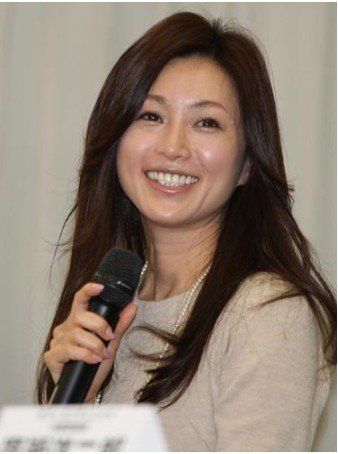 传酒井法子专访收费0万日元事务所否认 手机新浪网