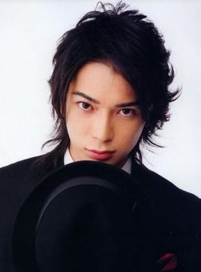 传松本润和生田斗真关系紧张 矛盾因香水