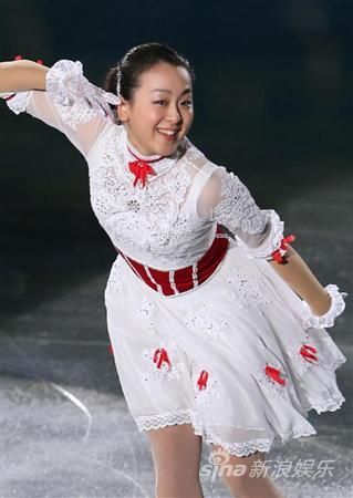 浅田真央引退后拍全裸写真酬劳三亿日元 手机新浪网