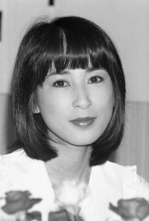 日本著名歌后宇多田光的母亲藤圭子