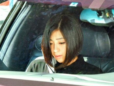 宇多田光告别母亲遗体 表情落寞一言不发