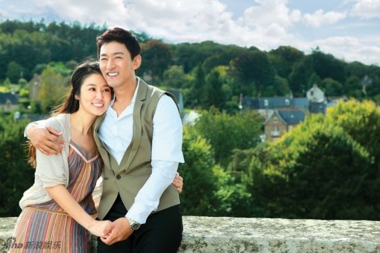 琼瑶新剧《花非花雾非雾》中朱镇模与林心如饰演情侣