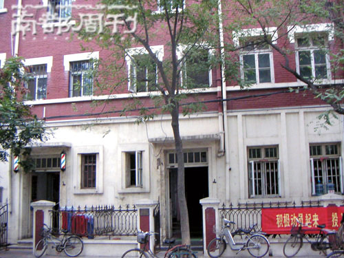 陈道明与杜宪当时就住在这栋楼里