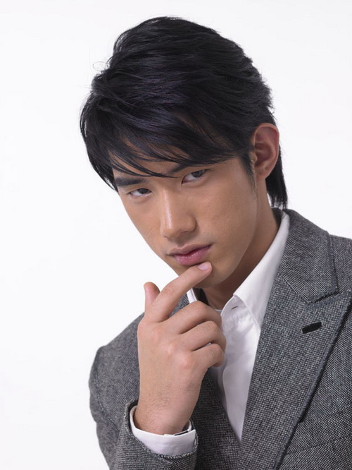 好男吴建飞人气飙升 广告签约仪式与你不见不散