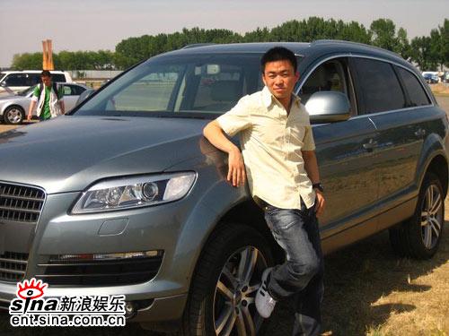 王宝强变身明星车手 训练营中展示汽车情缘(图)