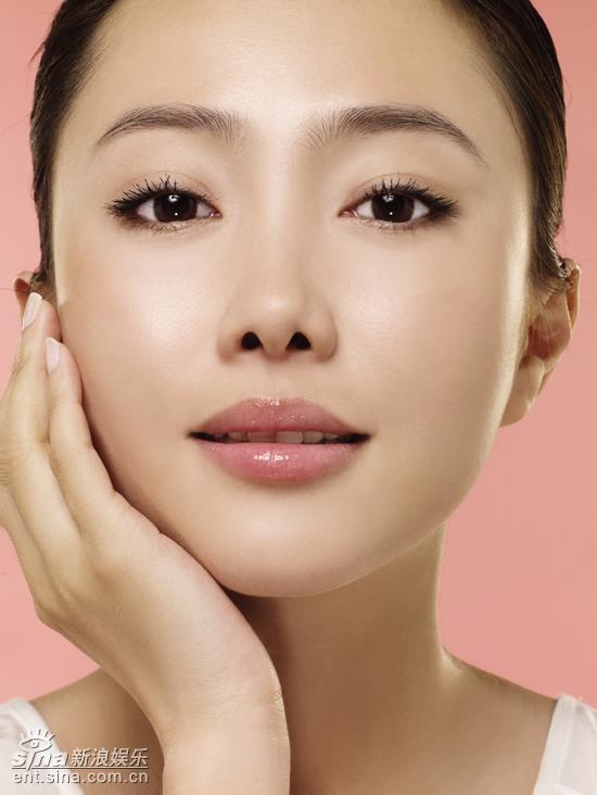 晴天娃娃刘园园代言国际美妆肌肤嫩滑图