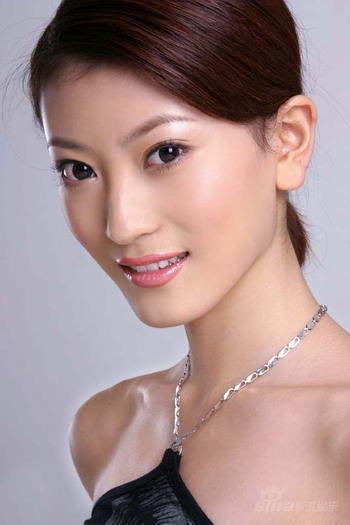 李婳签约赵宝刚旗下 成为李小冉孙红雷师妹(图)