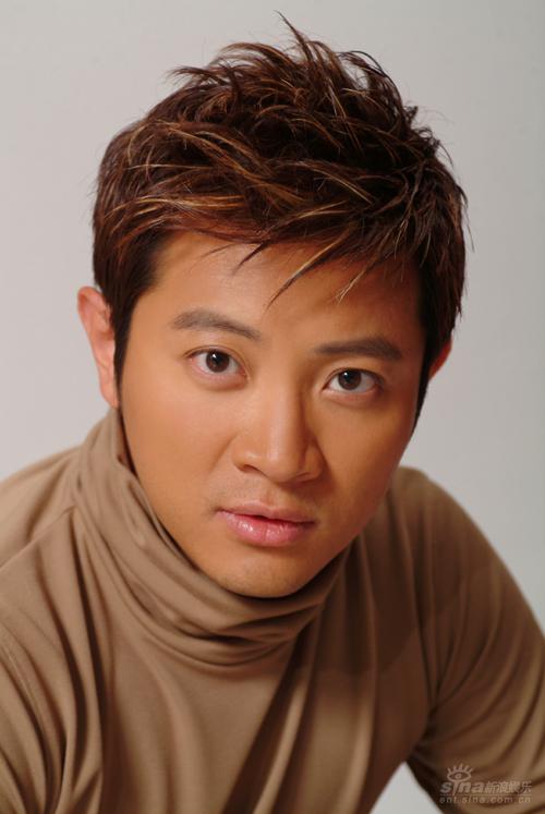 罗中旭被传被男性老外包养(图)