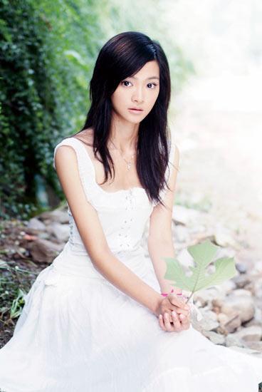 何琢言被评最美丽校花渴望演技受认可图