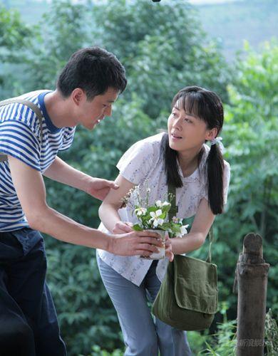 李琳红颜的岁月展青涩时光秀经典服装图