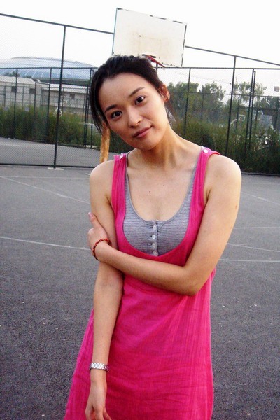 百场电影进建筑工地 蒙亭宜慰问农民工(附图)_影音娱乐_新浪网