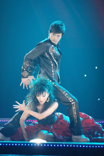 张杰学习舞蹈一点通 "舞动奇迹"首战告捷(图)