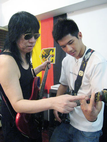 钱韦成带艺投师充电蓄能 剑指《名师高徒》(图)