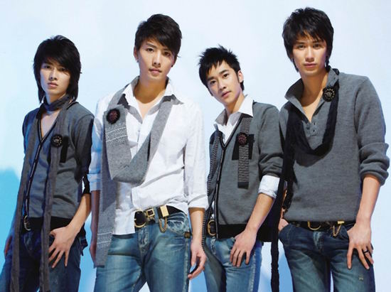 兄弟联组合做表率号召献血 呼吁粉丝团结抗灾