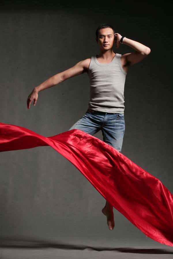 黄觉拍户外运动杂志大片 舞蹈魅力唯美迸发(图)