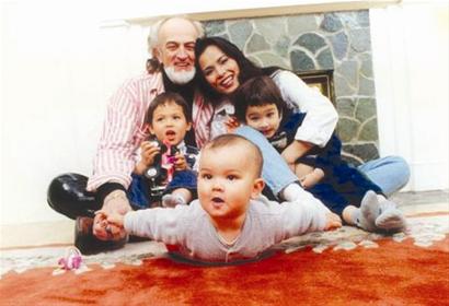 韦唯与前夫和几个孩子