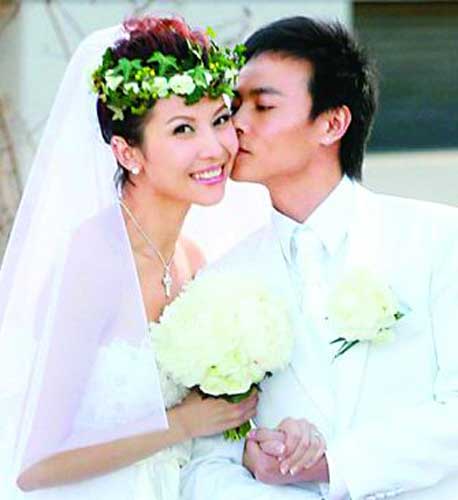 张晋和蔡少芬结婚照（资料图片）