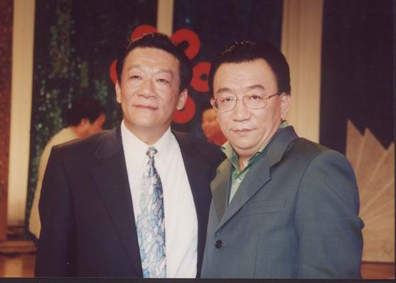 侯耀文与侯耀华两兄弟合影(资料图片)