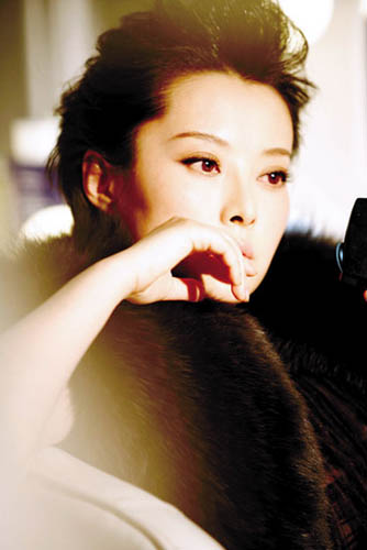 袁立如今避谈恋情