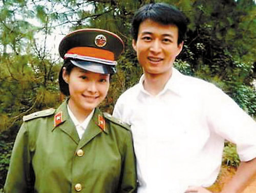 袁立的前男友徐威(上图)与前夫赵岭(下图)有几分相似