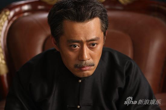 刘钧亲和力十足 刘钧戏中表演跨度40 新浪娱乐讯 近日,电视剧《大境门