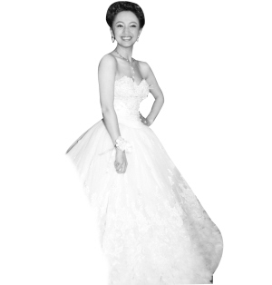 罗海琼明艳动人