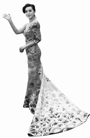 范冰冰着“龙袍”