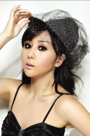 张柏芝力捧"范冰冰"孙紫晴 力荐赵本山上春晚