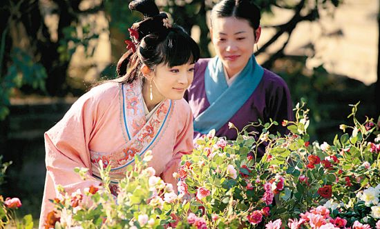 杨幂的“如姬”造型娇俏可人