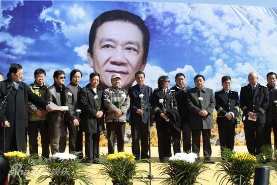 侯耀文葬礼现场