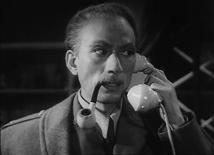 方荧在《铁道卫士》中客串美国上校