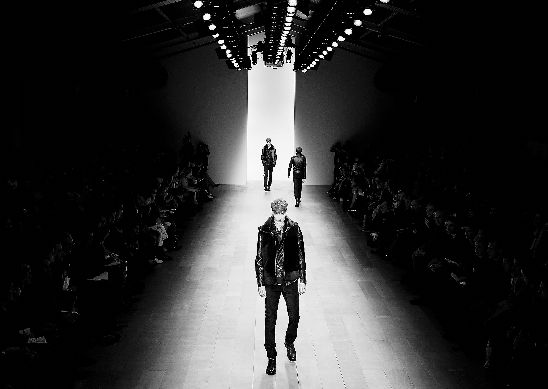 国际性T台对多数中国男模来说，可望而不可及。 CFP供图