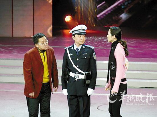 2008年演出小品《街头卫士》