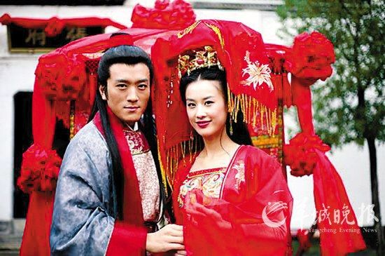 杨子和黄圣依合演过不少电视剧，比如曾引起争议的《天仙配》