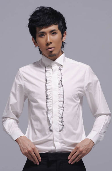 歌手舒克写歌演戏两不误_手机新浪网