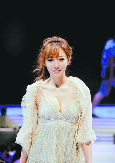 刘冬百度年会一夜走红