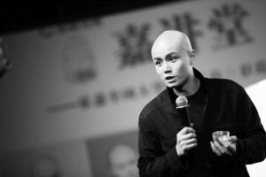 “主持人不是我的主业” 对于荧屏节目，乐嘉求精不求多 