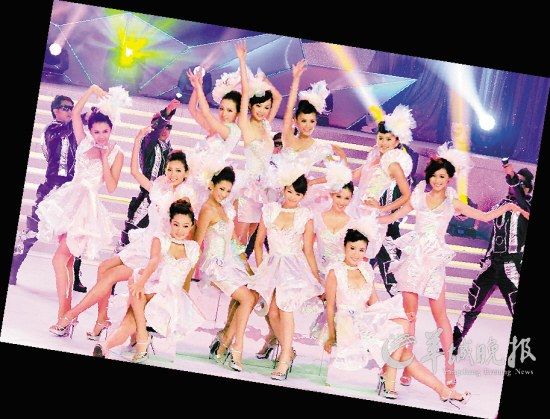 　12强选手集体亮相