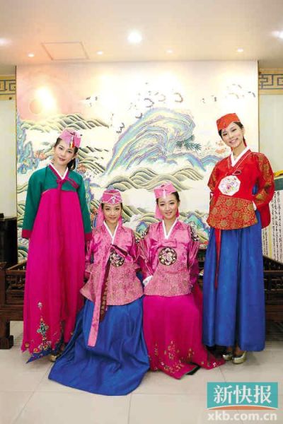 穿韩服感受传统文化